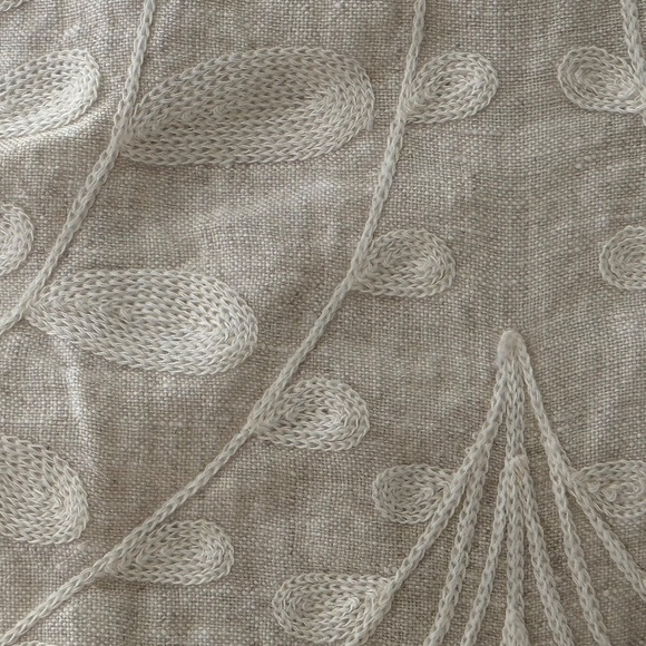 Restoration Hardware Linen and Embroidery Duvet + 2 standard shams - Picture 4 of 7